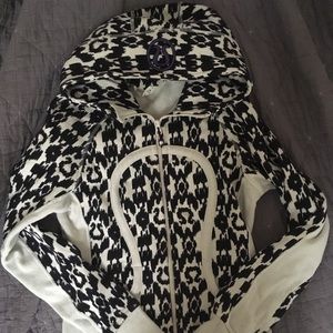 Lululemon Scuba Hoodie Leopard-like print